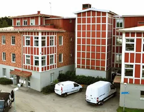 Три геотермальні теплові насоси 1345-60 у каскаді для опалення складу